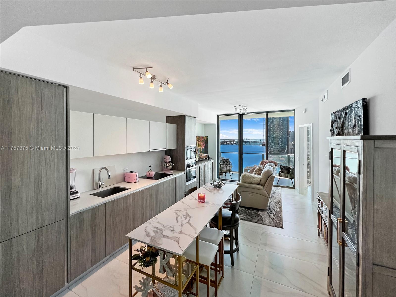 BISCAYNE BEACH CONDO - Residential