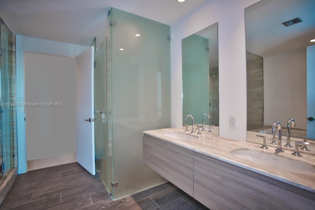 BISCAYNE BEACH CONDO - Residential