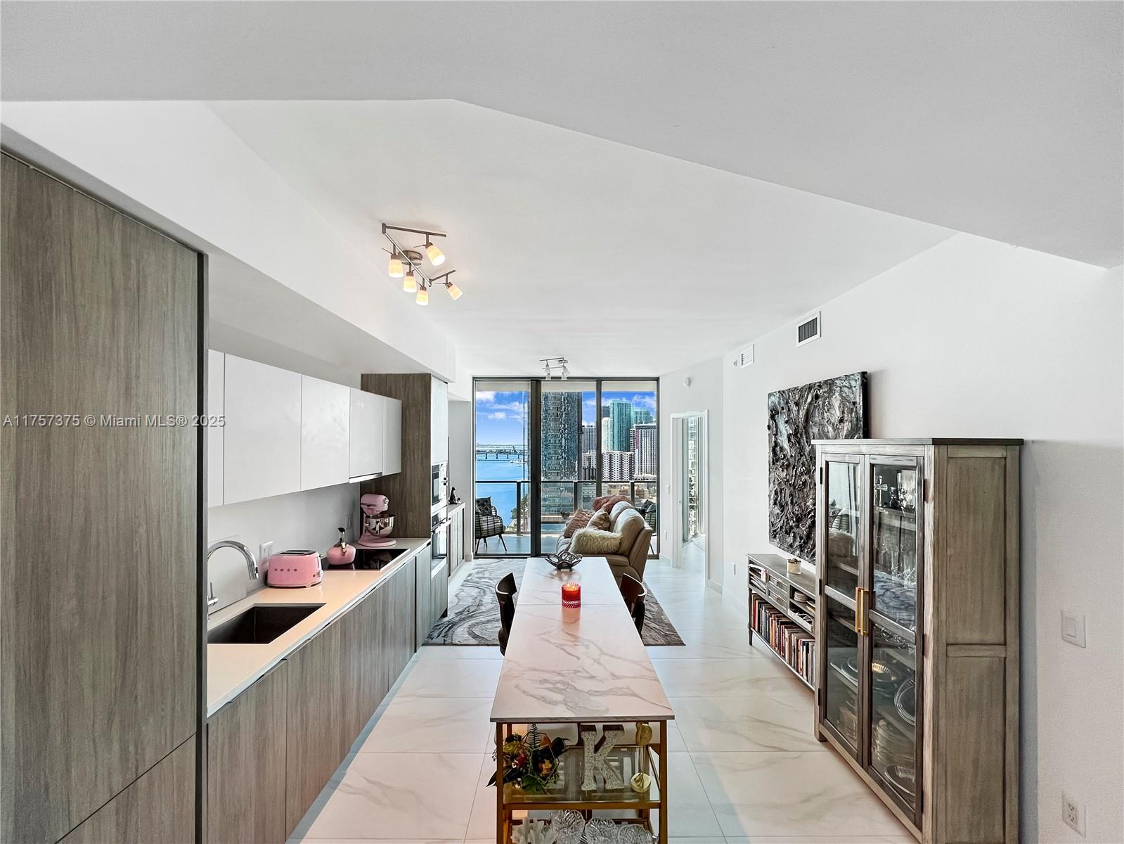 BISCAYNE BEACH CONDO - Residential