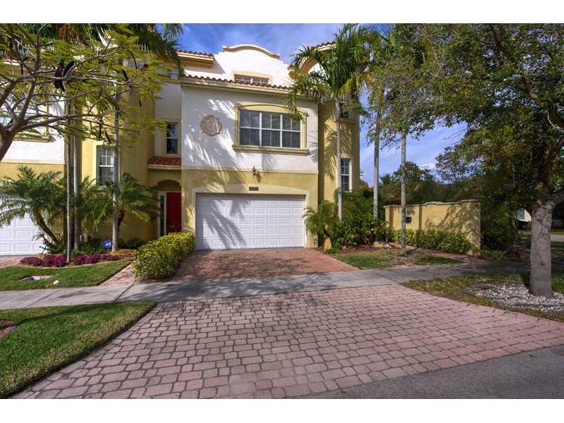 FABULOUS 4 BEDROOM COURTYARD TOWNHOUSE! ONLY MINUTES FROM LAS OLAS & BEACHES! THE FIRST FLOOR INCLUDES A GOURMET KITCHEN WITH OPEN FAMILY ROOM LOOKING INTO THE BEAUTIFUL GARDEN WITH TRANQUIL FOUNTAIN. THE SECOND FLOOR INCLUDES MASTER SUITE WITH 2 ADDITION AL SPACIOUS BEDROOMS. 3RD FLOOR GAME ROOM PLUS 4TH BEDROOM. ENJOY CITY SKYLINE VIEWS IN YOUR SPA-JACUZZI ON THE ROOF-TOP TERRACE. HOME INCLUDES, NEW ROOF, HURRICANE IMPACT WINDOWS THROUGHOUT, AND ALARM.