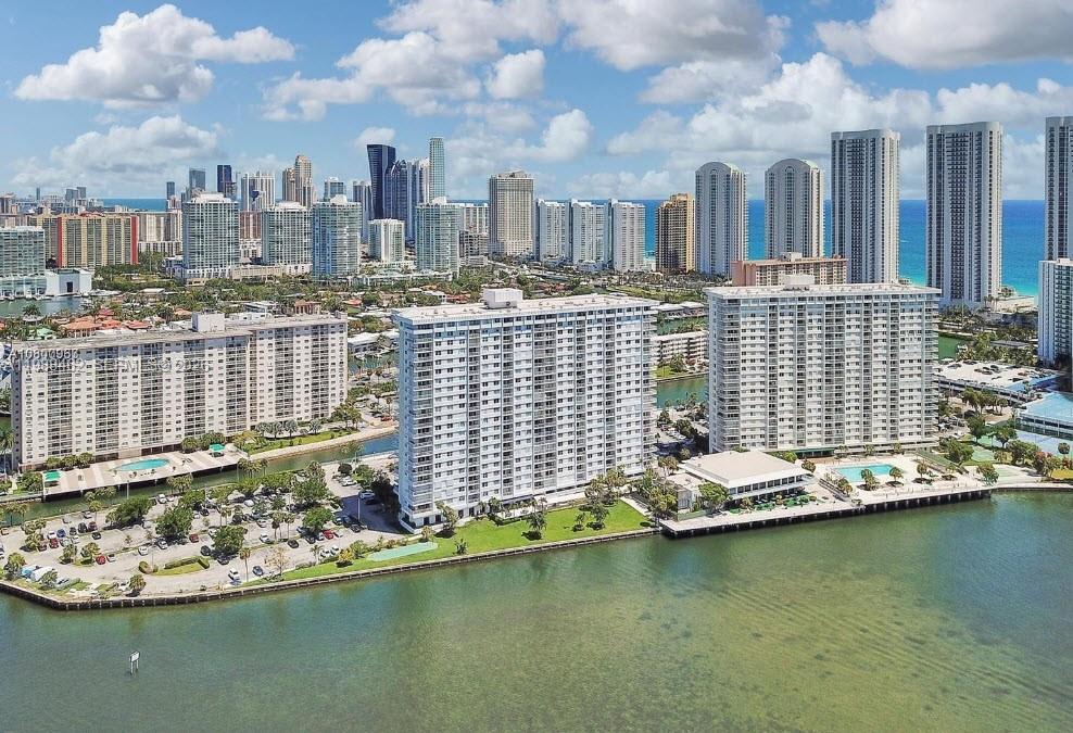ARLEN HOUSE CONDO - Residential