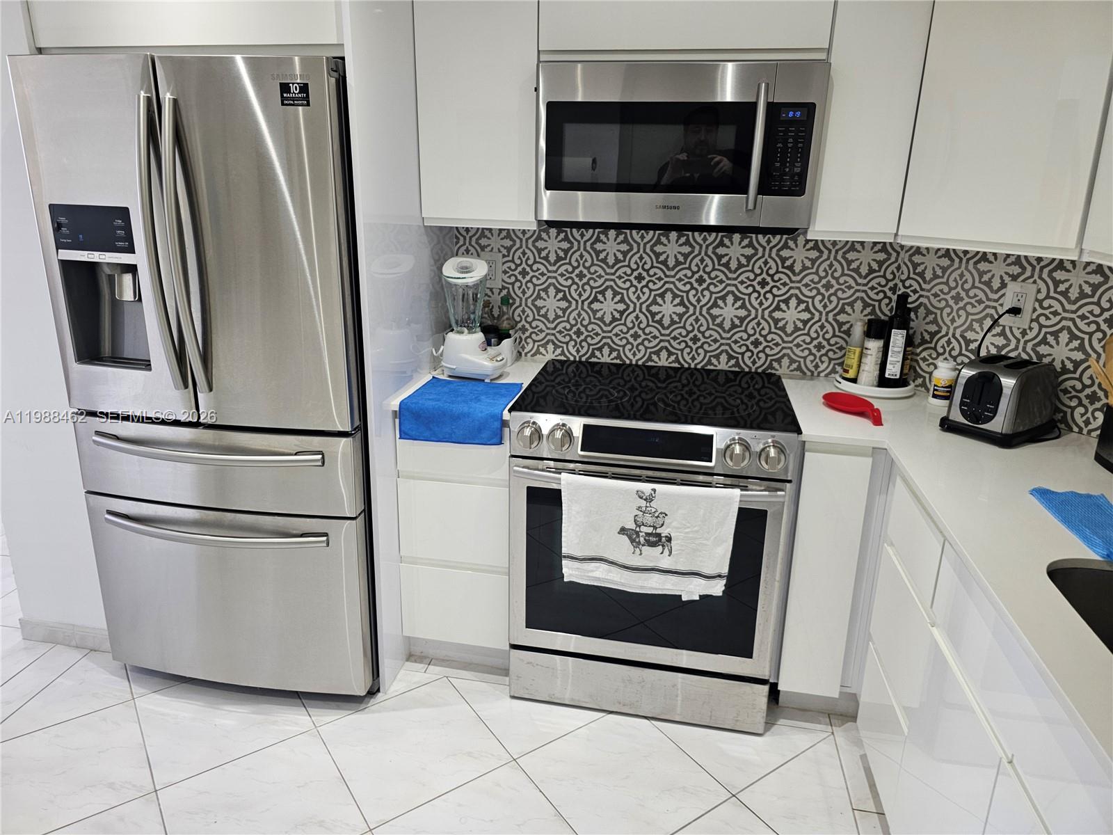 ARLEN HOUSE CONDO - Residential