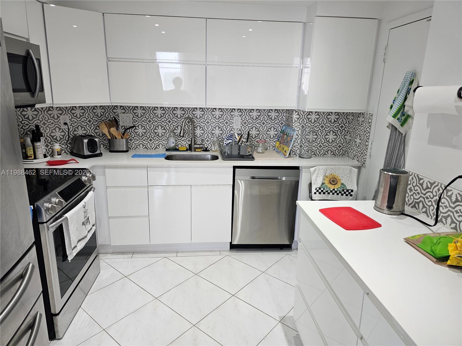 ARLEN HOUSE CONDO - Residential