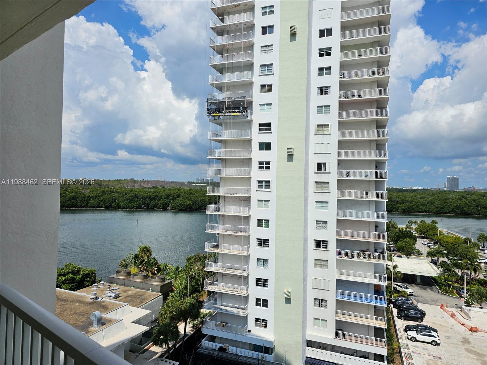 ARLEN HOUSE CONDO - Residential