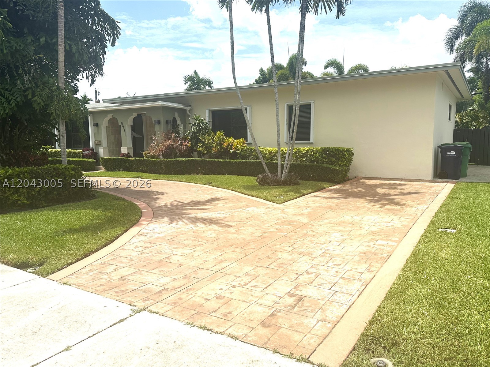 RIVIERA ESTATES 1ST ADDN - Residential