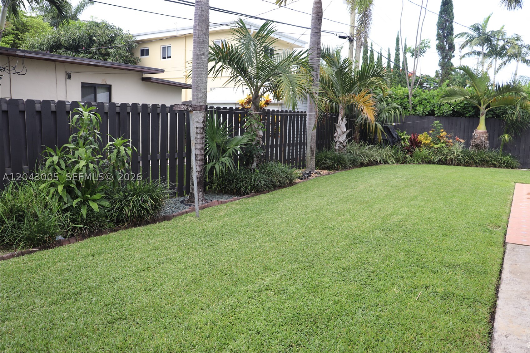 RIVIERA ESTATES 1ST ADDN - Residential