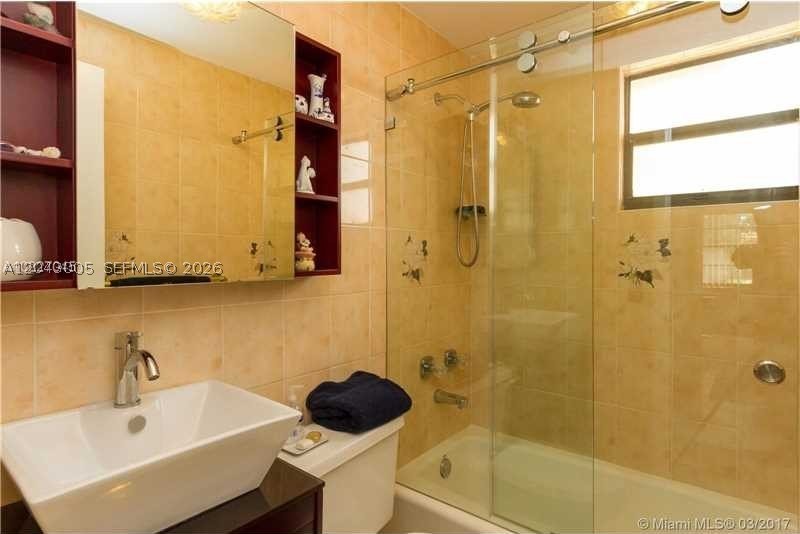 RIVIERA ESTATES 1ST ADDN - Residential