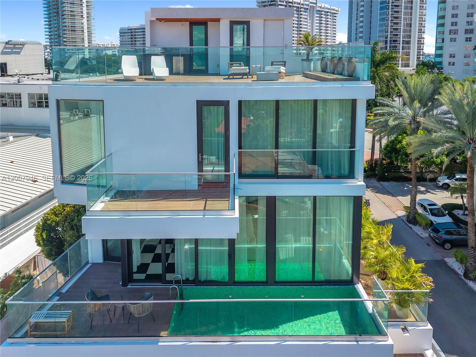 BELLE ISLE VILLAS - Residential