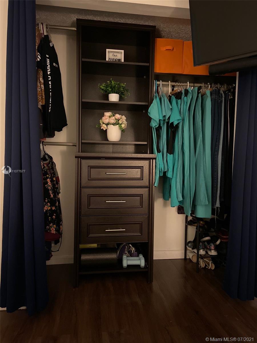 CELEBRITY POINT CONDO - Residential Lease