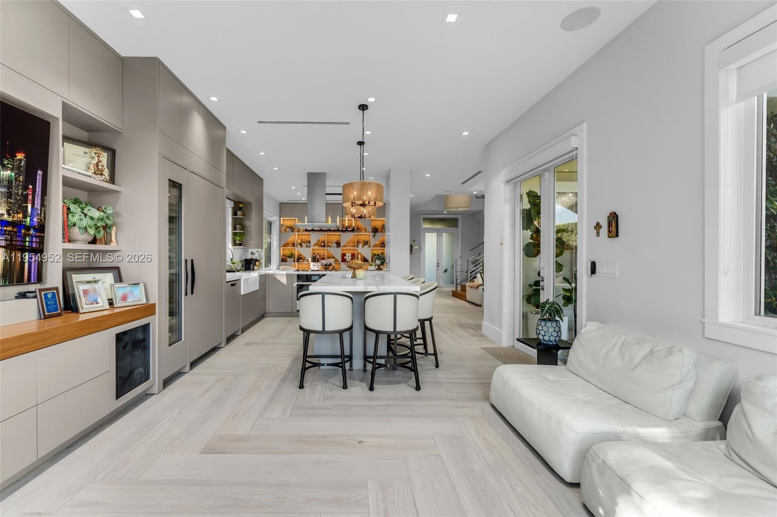 GABLES WATERWAY TOWN - Residential
