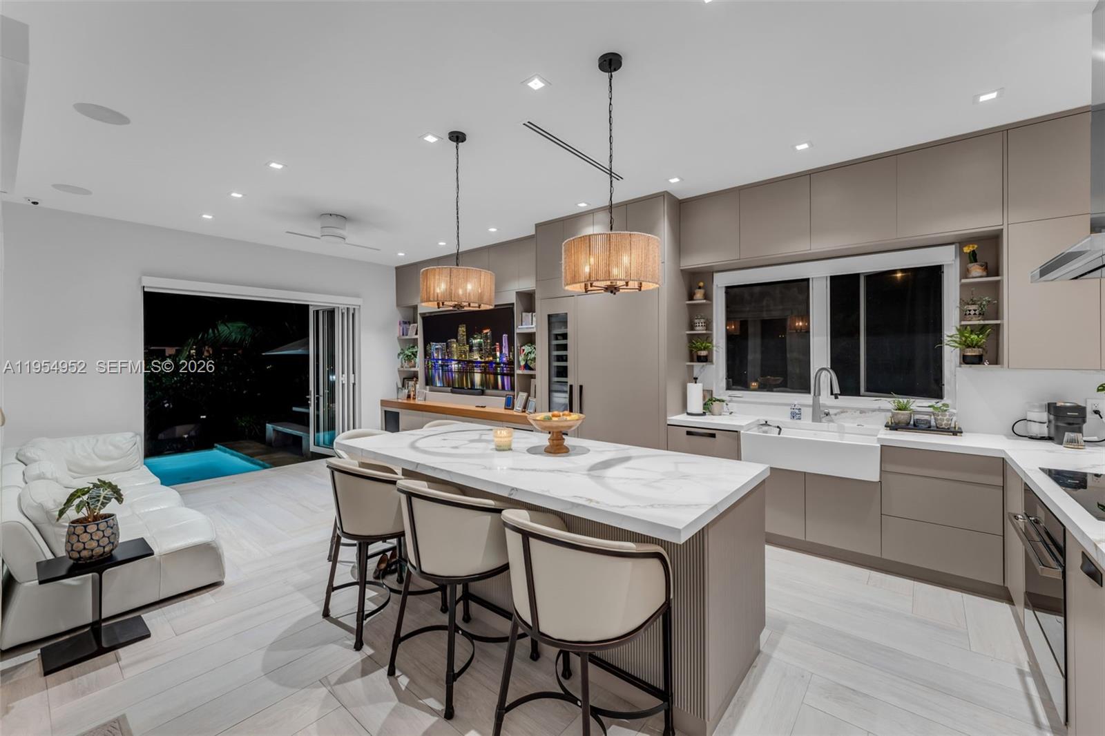 GABLES WATERWAY TOWN - Residential