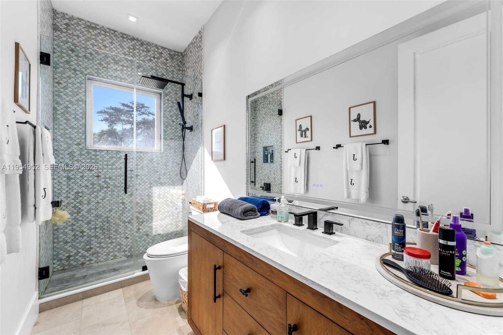 GABLES WATERWAY TOWN - Residential
