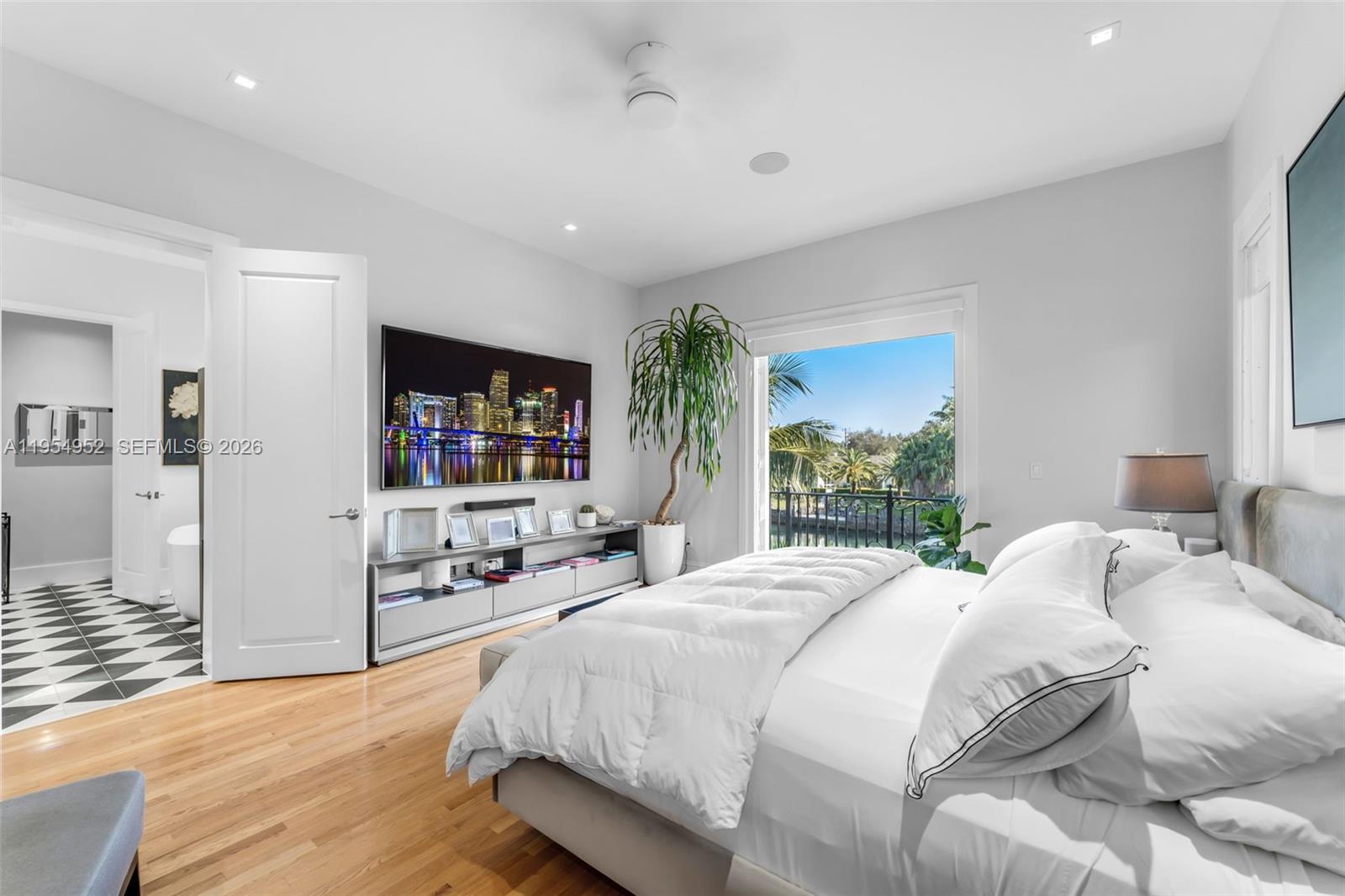 GABLES WATERWAY TOWN - Residential