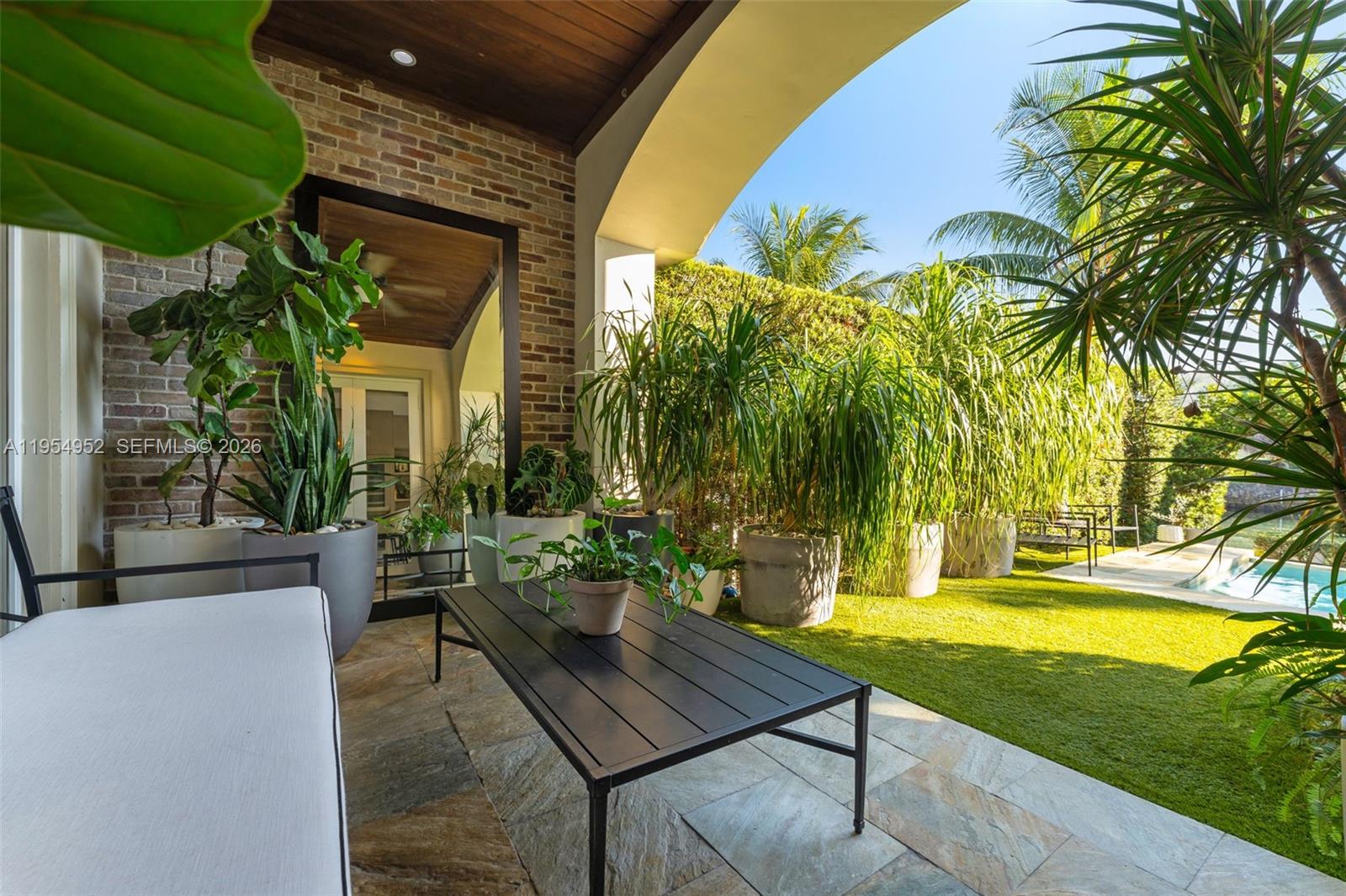 GABLES WATERWAY TOWN - Residential