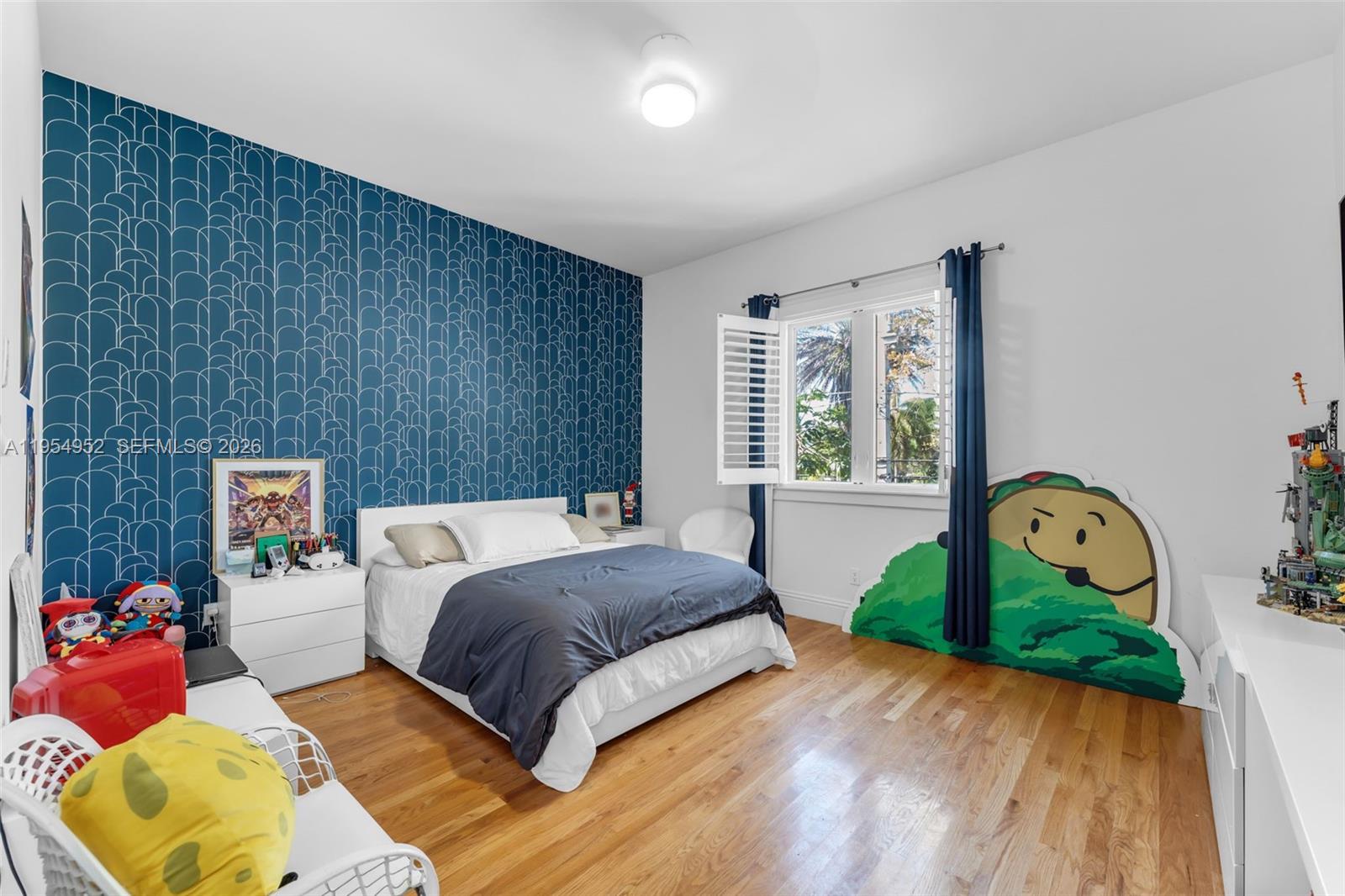 GABLES WATERWAY TOWN - Residential