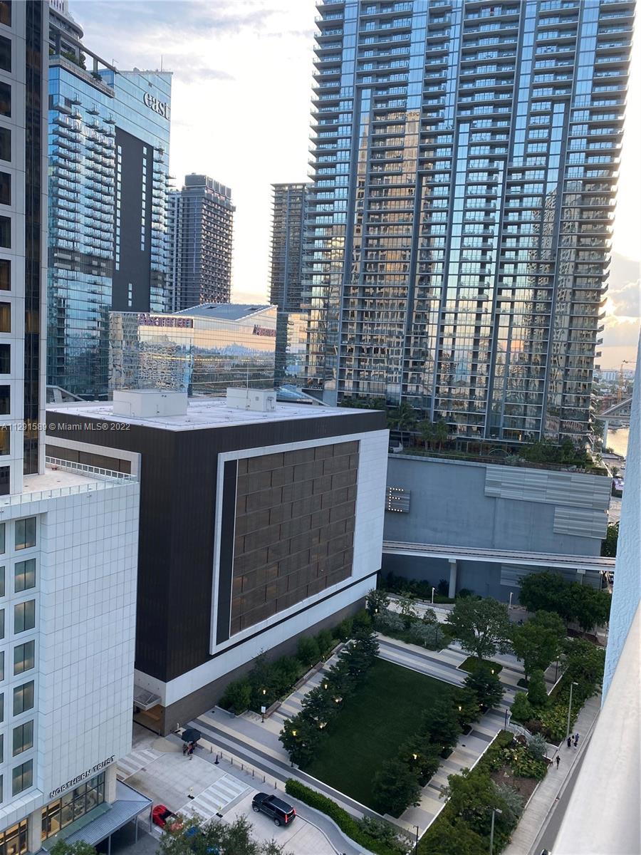 500 BRICKELL EAST CONDO - Residential Lease