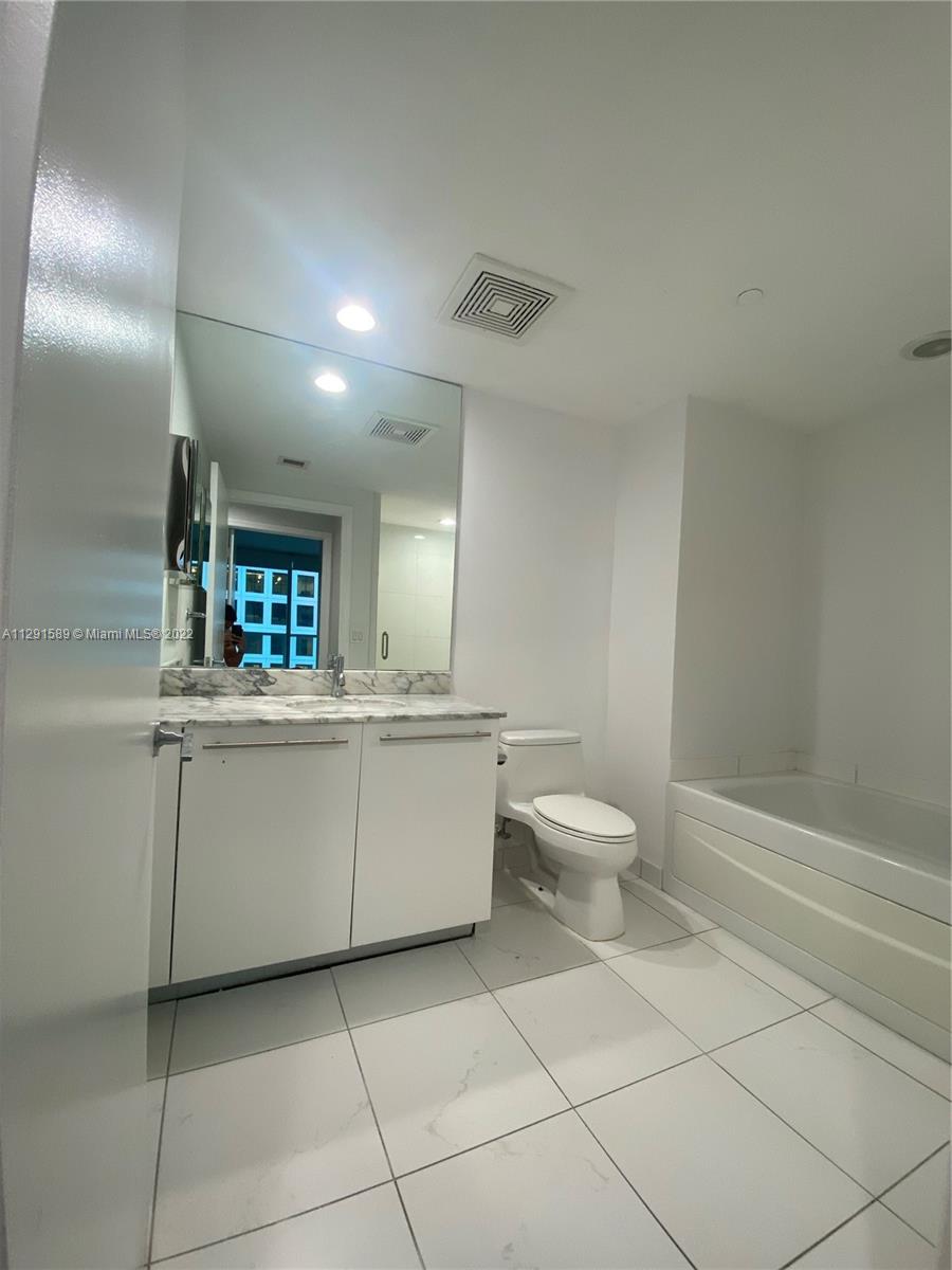 500 BRICKELL EAST CONDO - Residential Lease