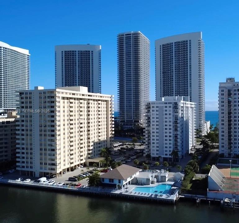 PLAZA TOWERS SOUTH CONDO - Residential