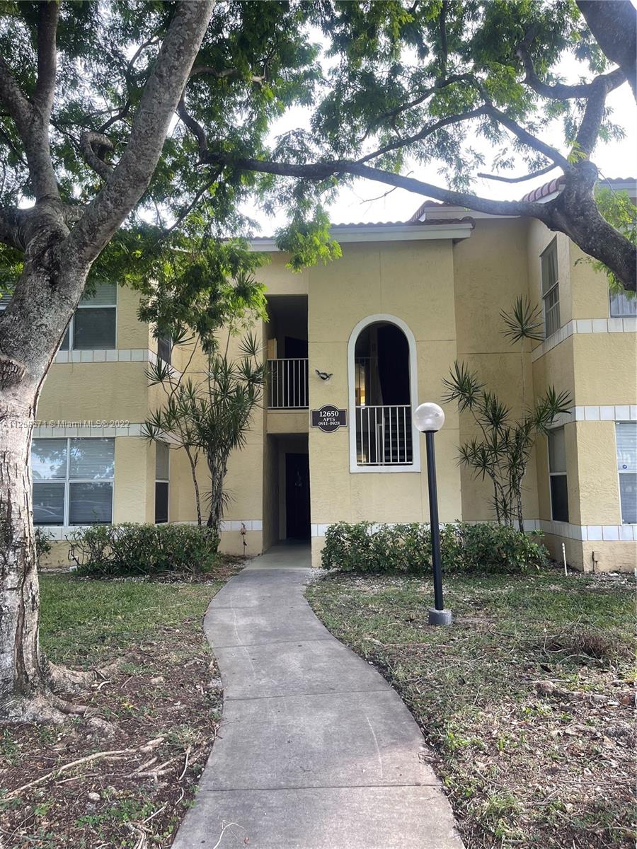 ISLES AT LAGO MAR CONDO - Residential Lease