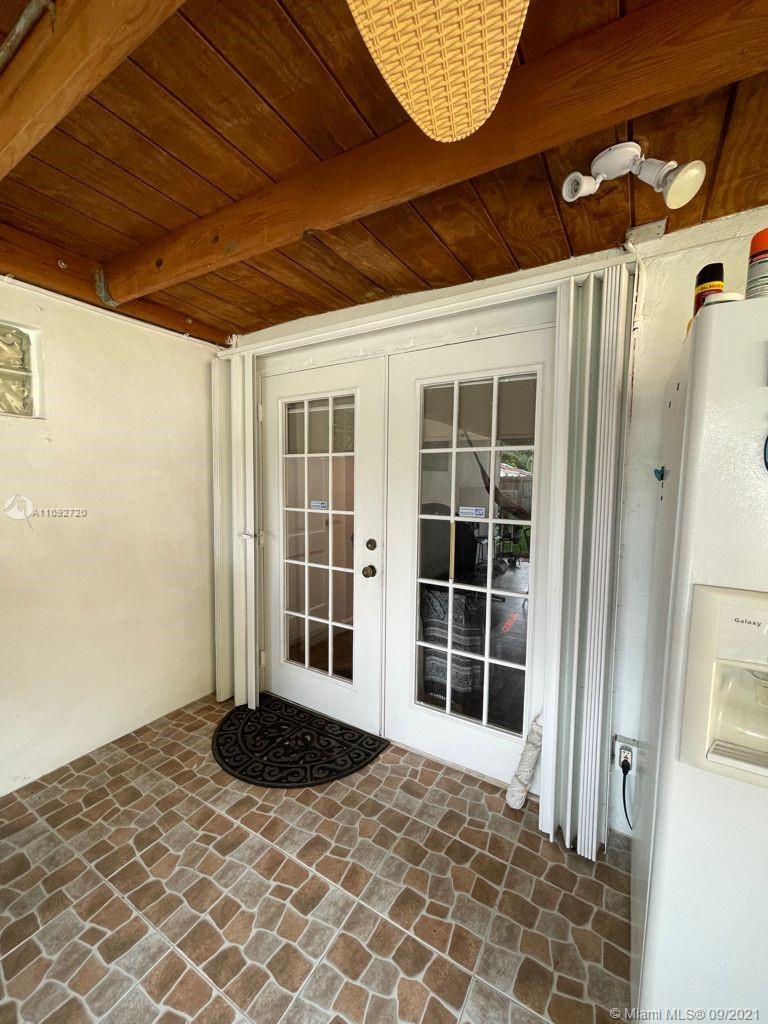 HOLLYWOOD PARK - Residential