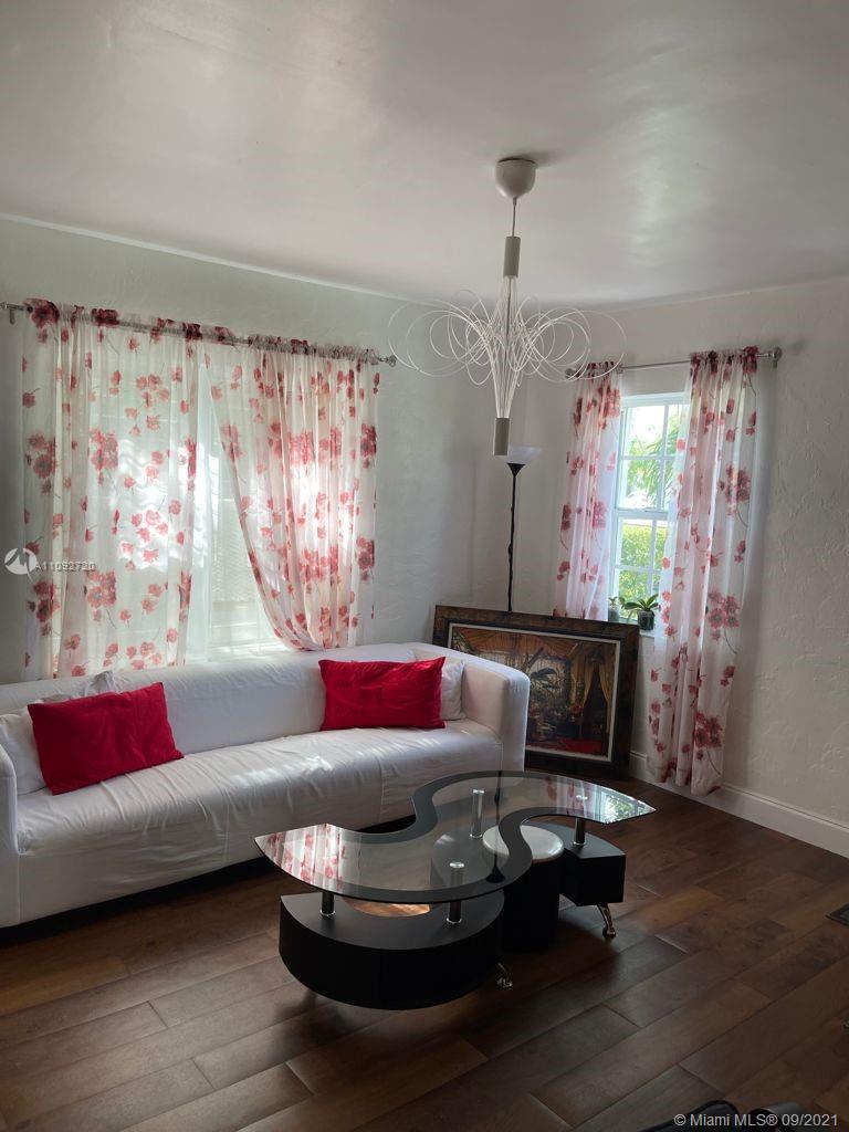 HOLLYWOOD PARK - Residential