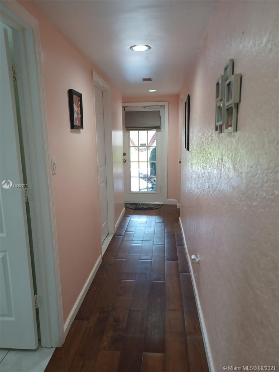 HOLLYWOOD PARK - Residential