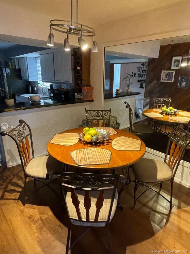 HOLLYWOOD PARK - Residential