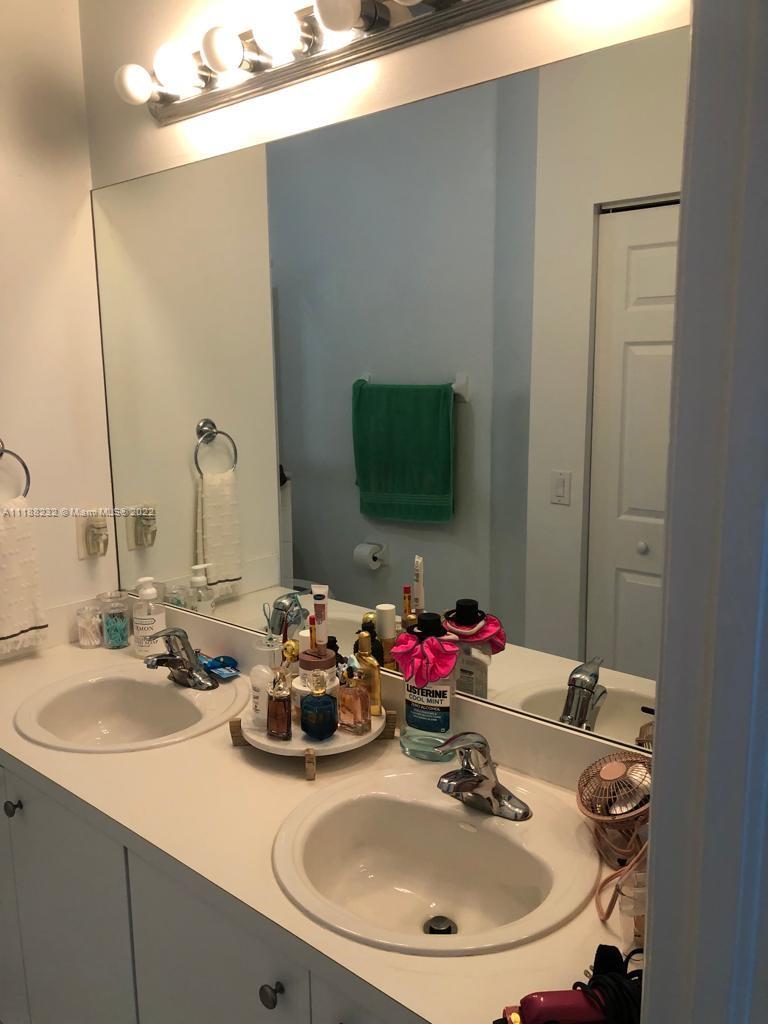 FLORIDIAN ISLES SOUTH - Residential