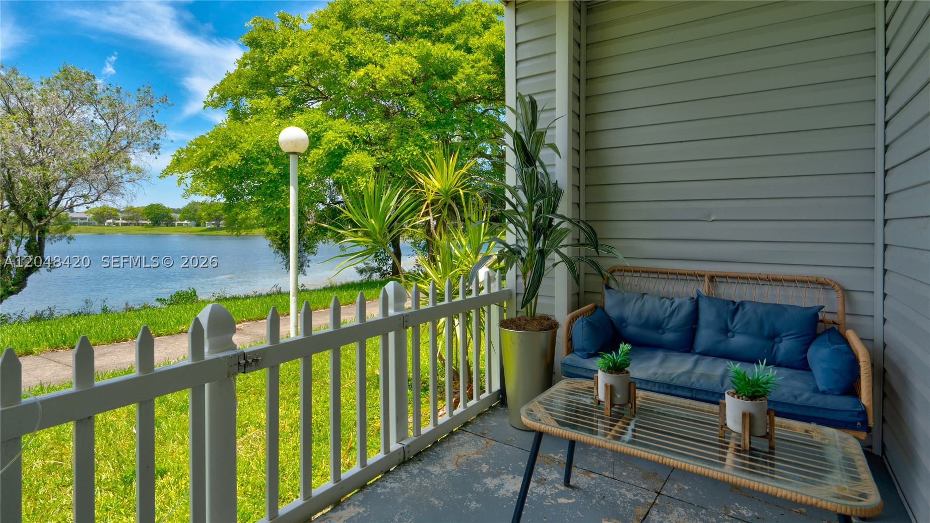 SUMMER LAKE - Residential