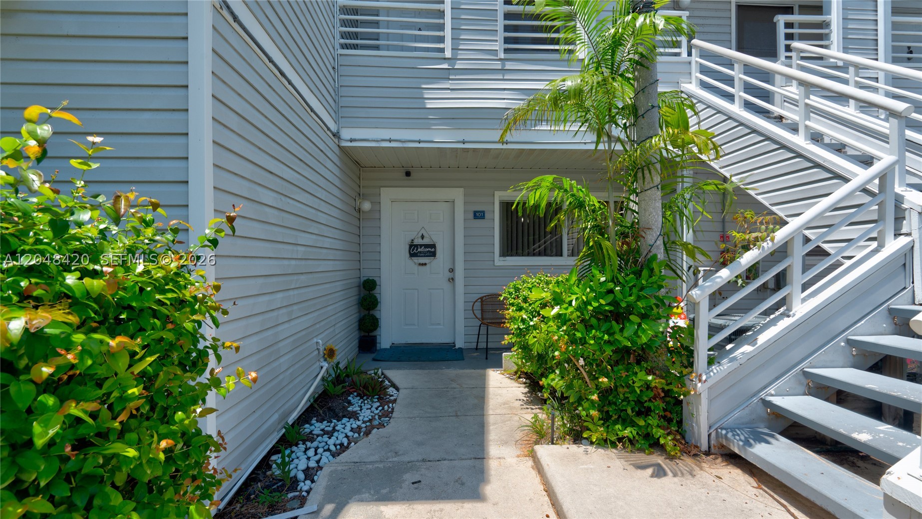 SUMMER LAKE - Residential