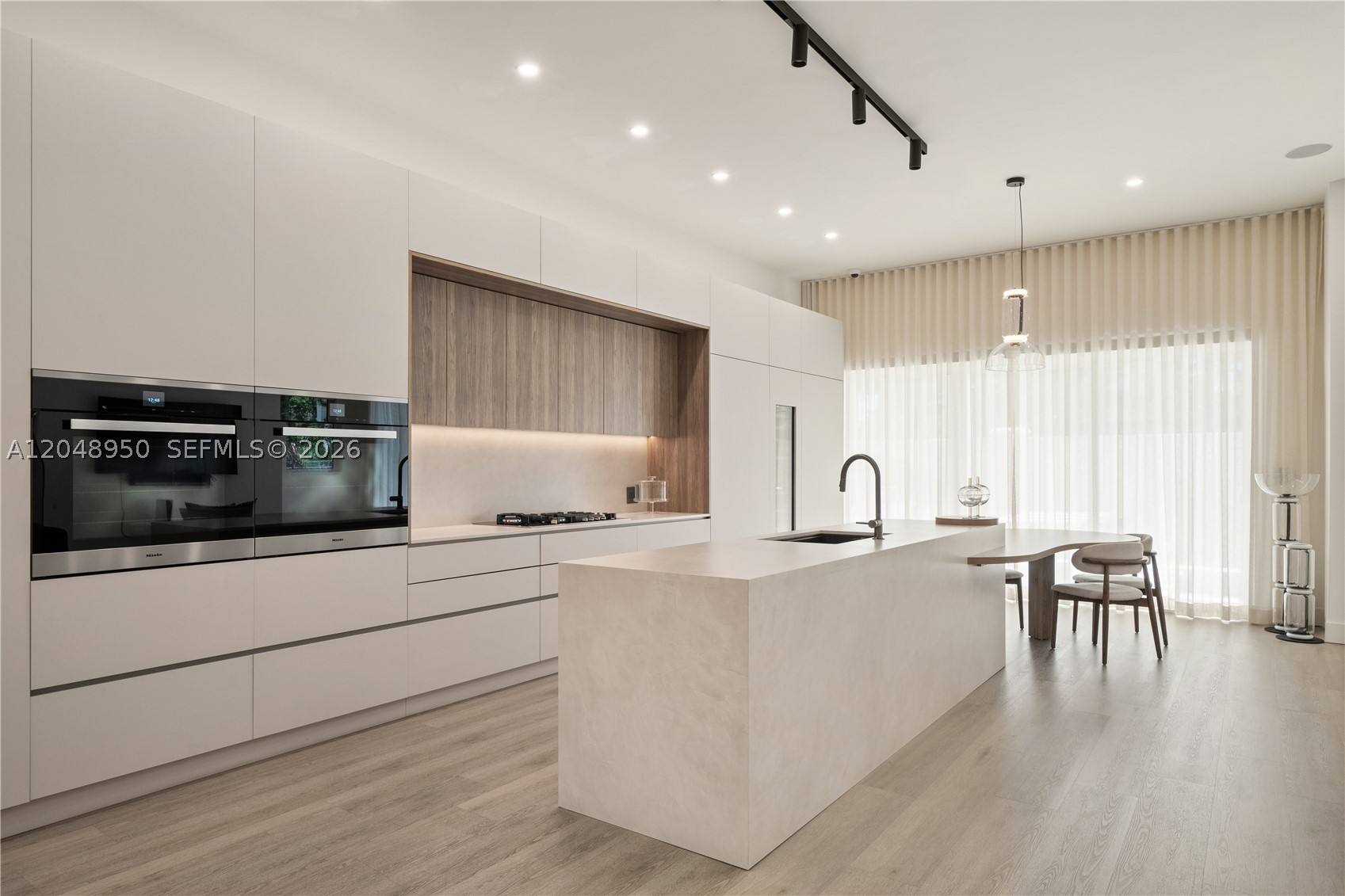 BEACHWALK - Residential Lease