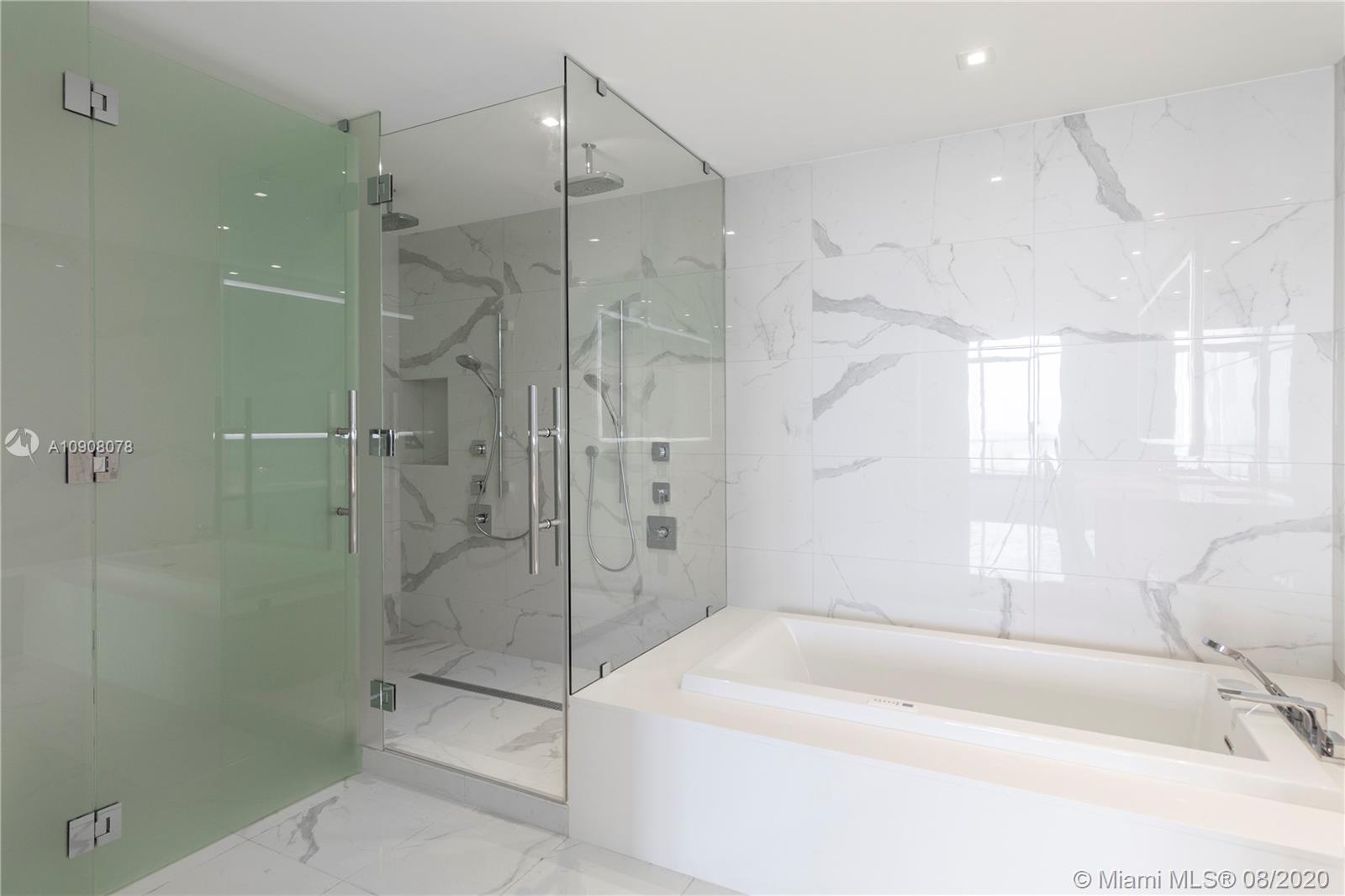 PRIVE CONDO - Residential