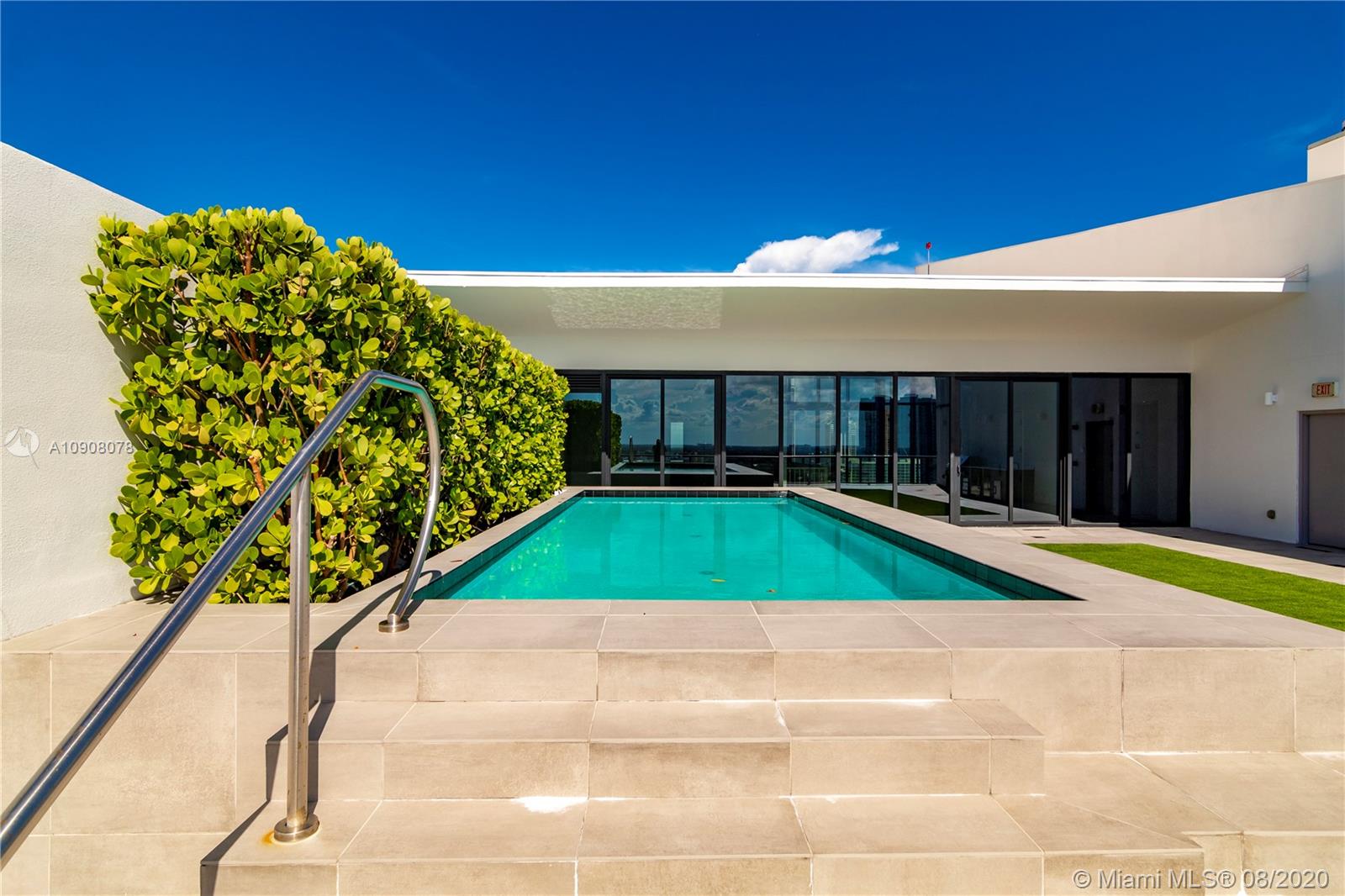 PRIVE CONDO - Residential