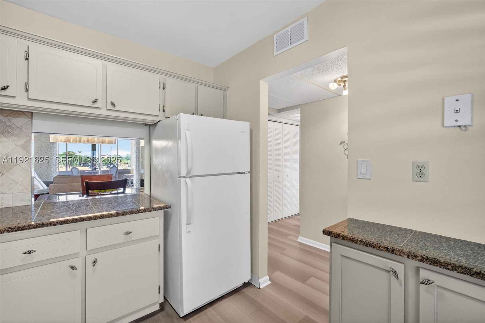 ORIOLE GOLF & TENNIS CLUB - Residential