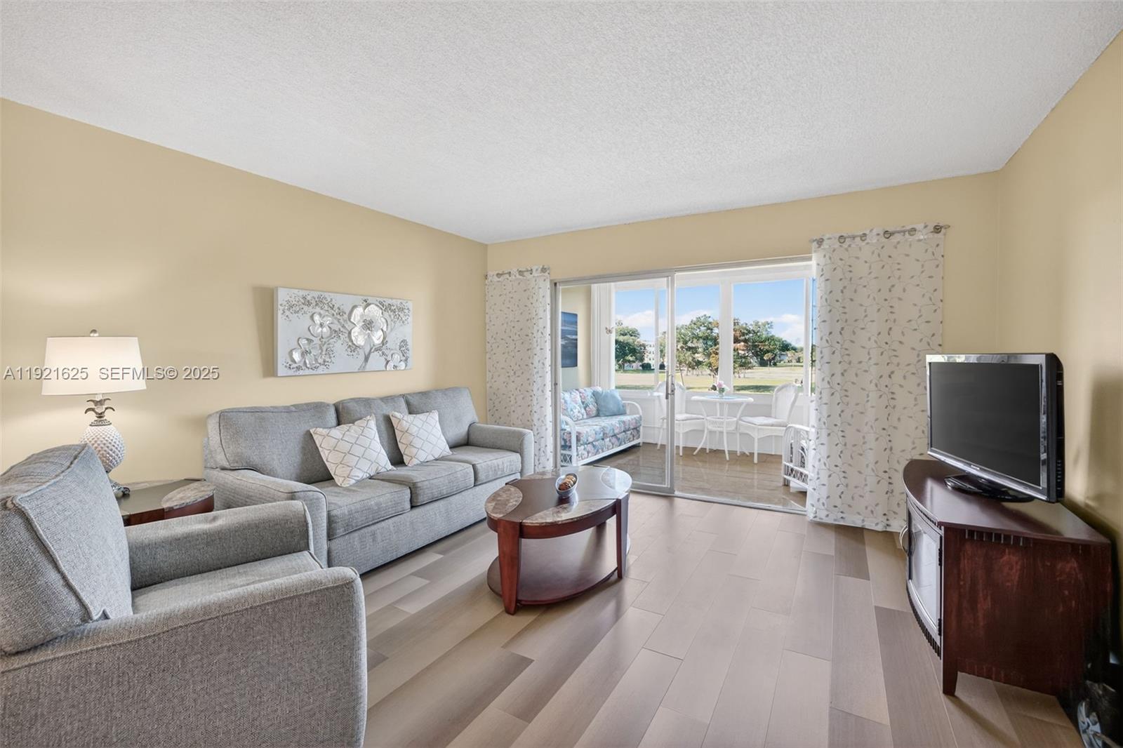 ORIOLE GOLF & TENNIS CLUB - Residential