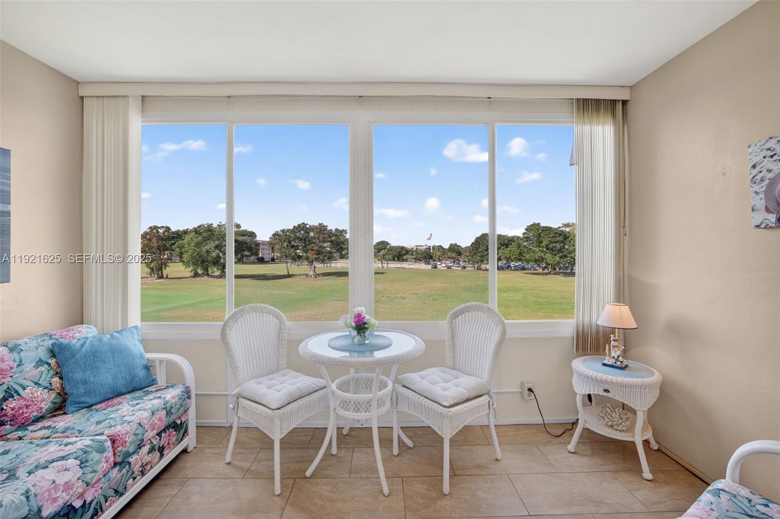 ORIOLE GOLF & TENNIS CLUB - Residential