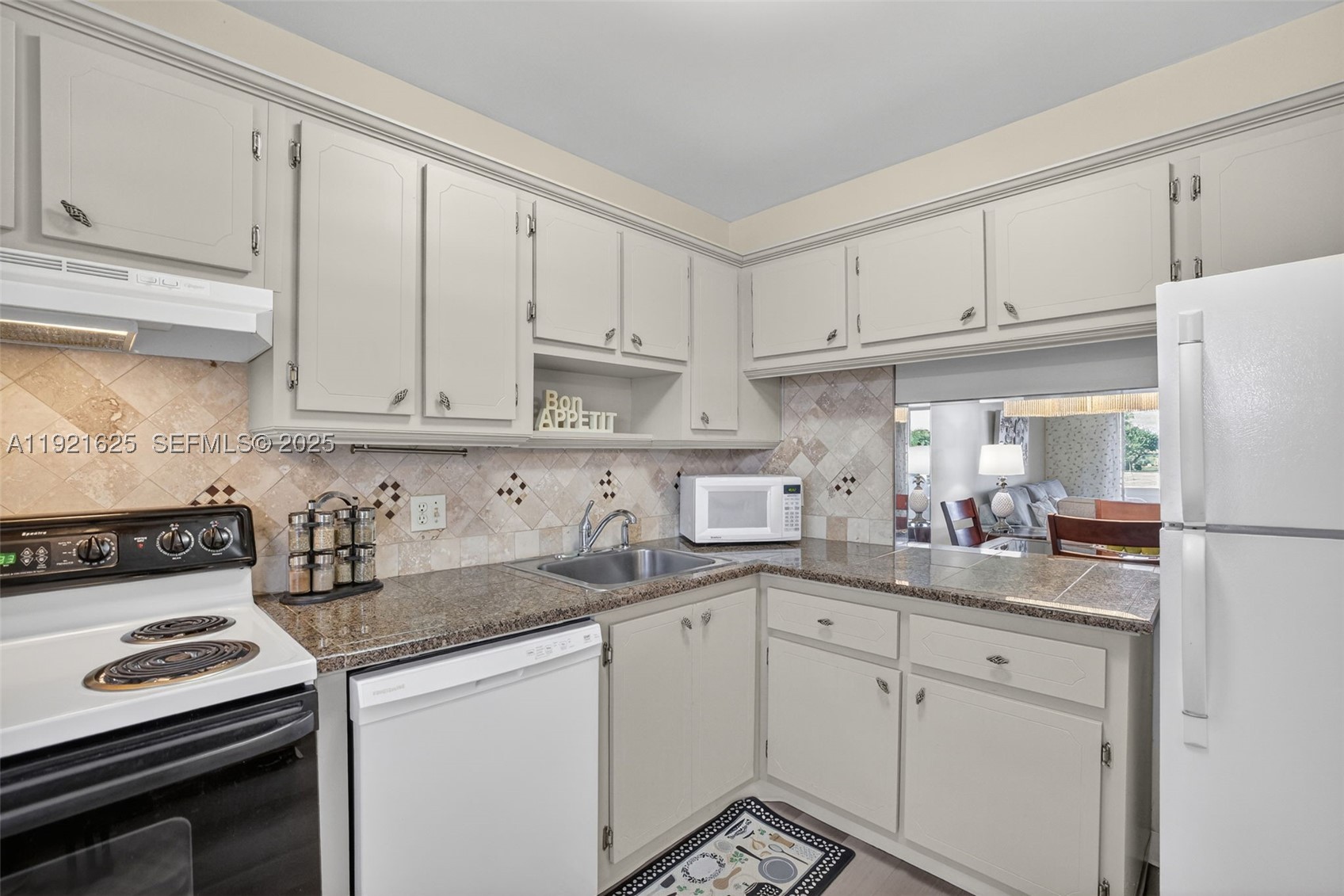 ORIOLE GOLF & TENNIS CLUB - Residential