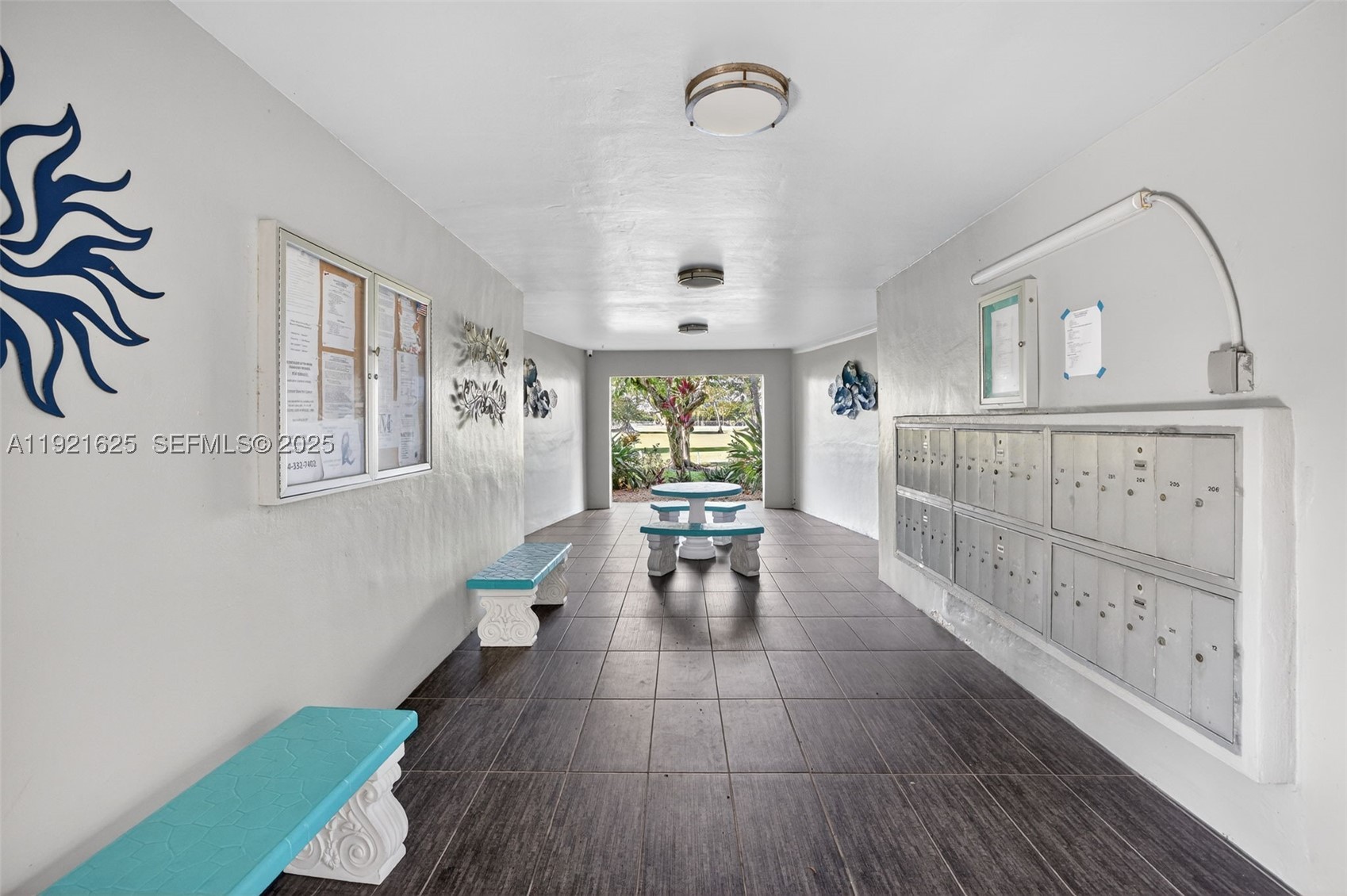 ORIOLE GOLF & TENNIS CLUB - Residential