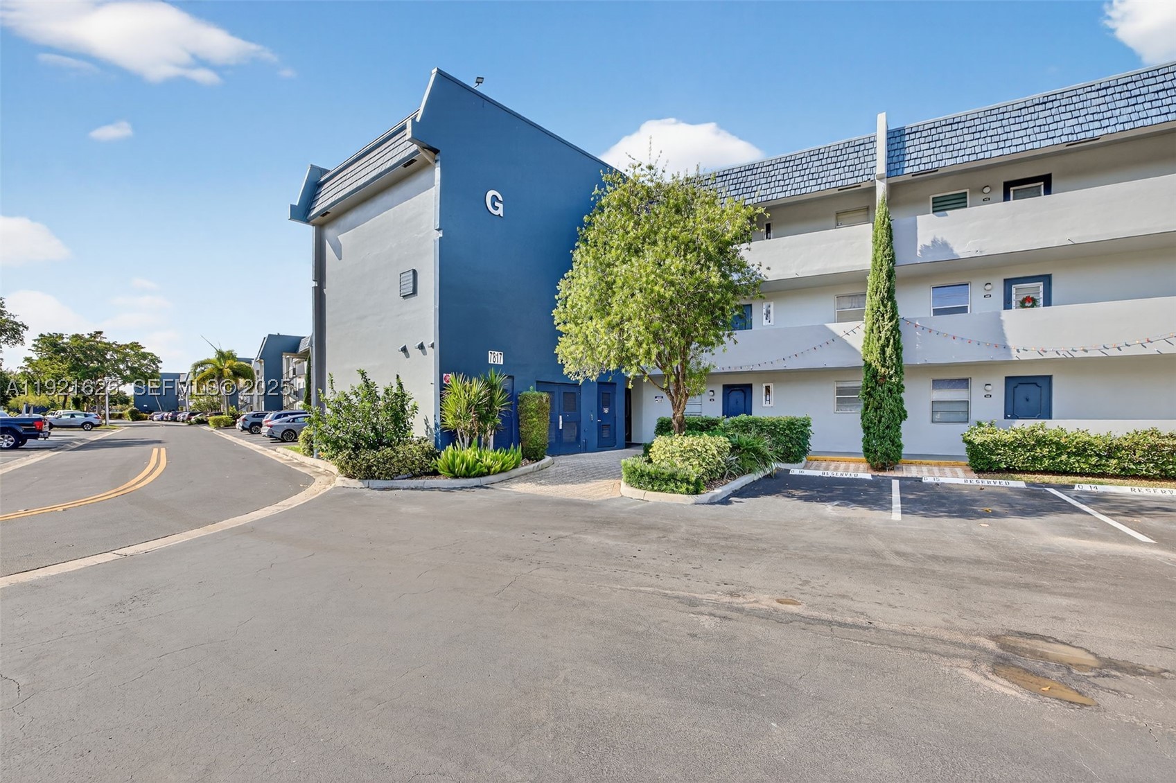 ORIOLE GOLF & TENNIS CLUB - Residential