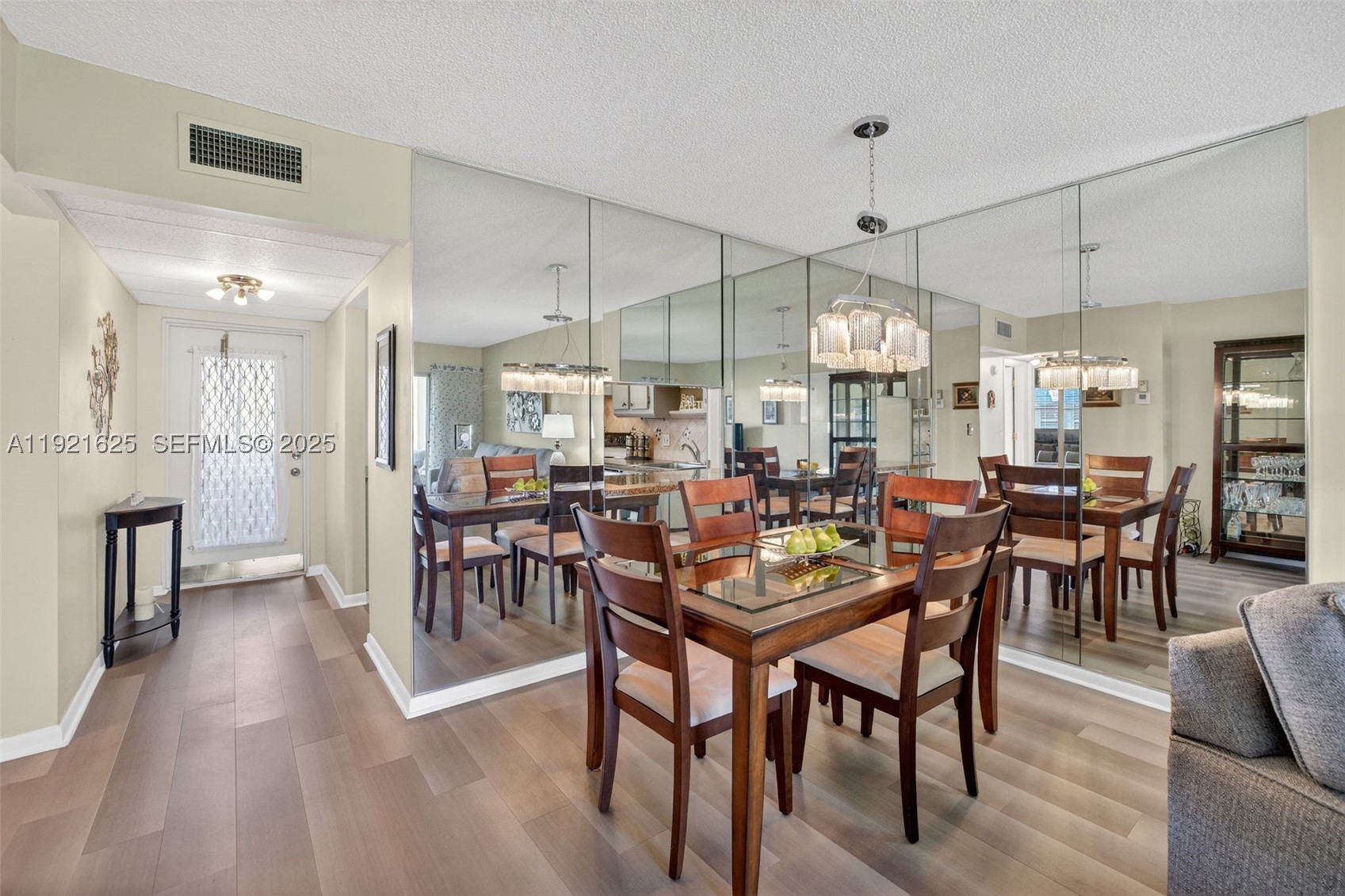ORIOLE GOLF & TENNIS CLUB - Residential