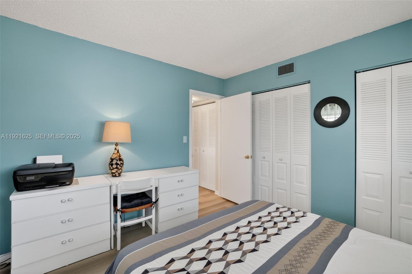 ORIOLE GOLF & TENNIS CLUB - Residential