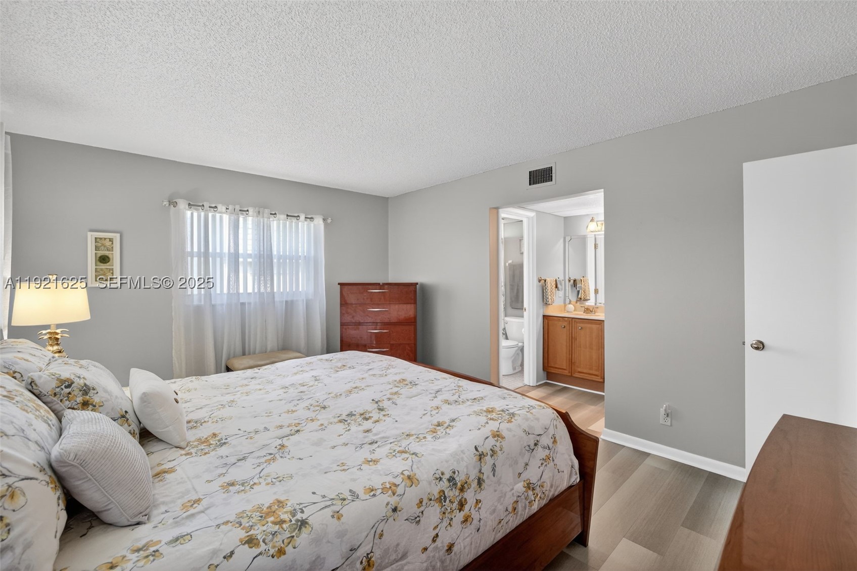 ORIOLE GOLF & TENNIS CLUB - Residential