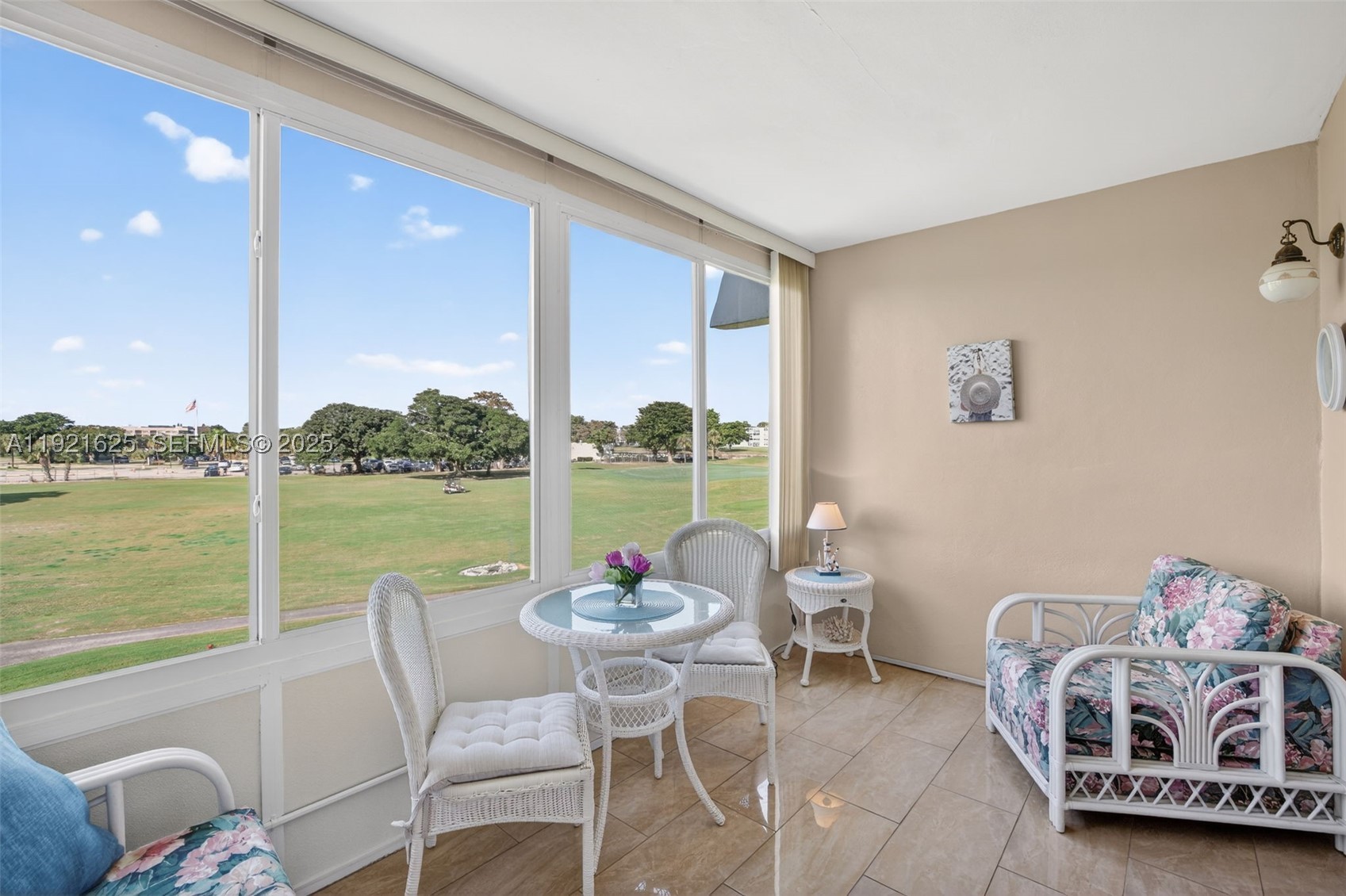 ORIOLE GOLF & TENNIS CLUB - Residential