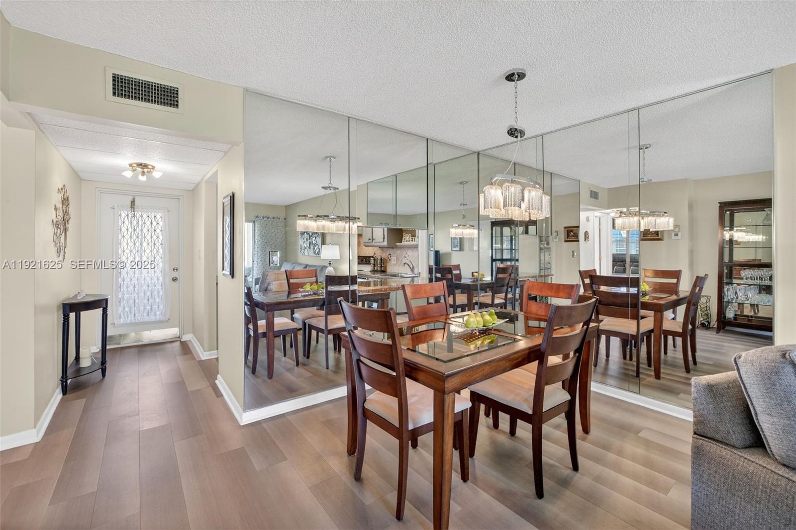 ORIOLE GOLF & TENNIS CLUB - Residential