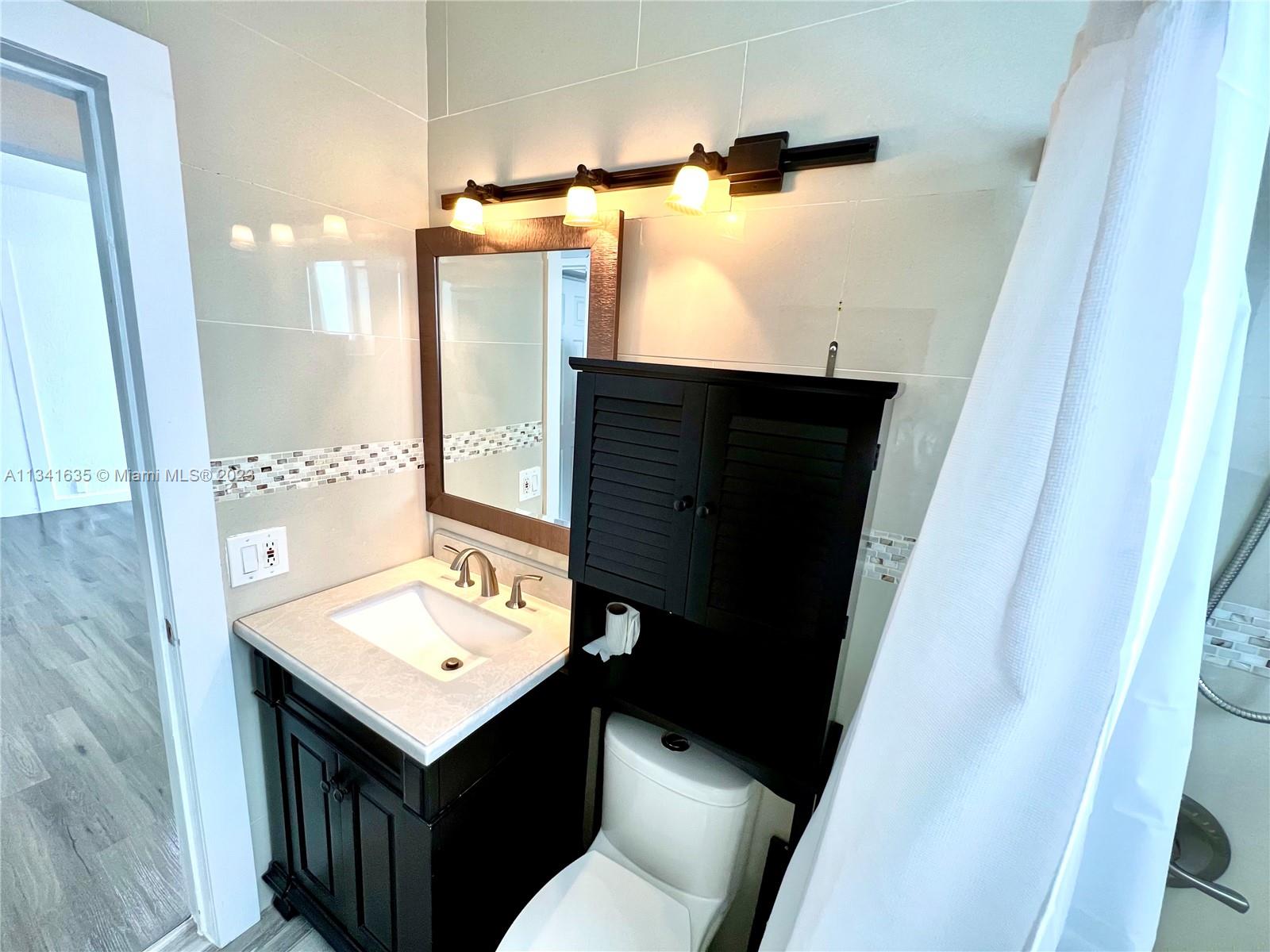 TWELFTH ST MANORS 1ST ADD - Residential Lease