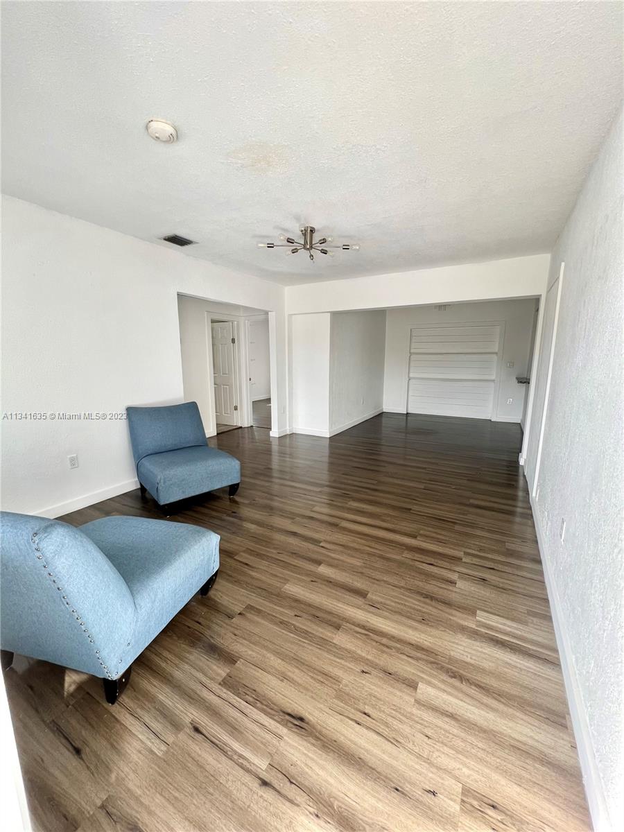 TWELFTH ST MANORS 1ST ADD - Residential Lease
