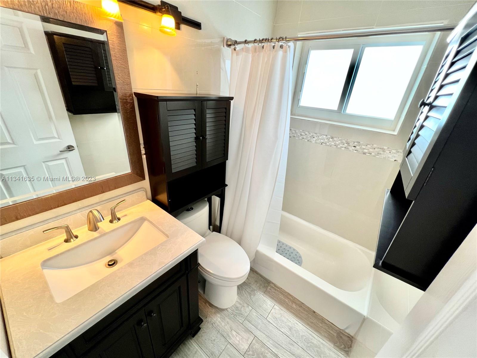 TWELFTH ST MANORS 1ST ADD - Residential Lease