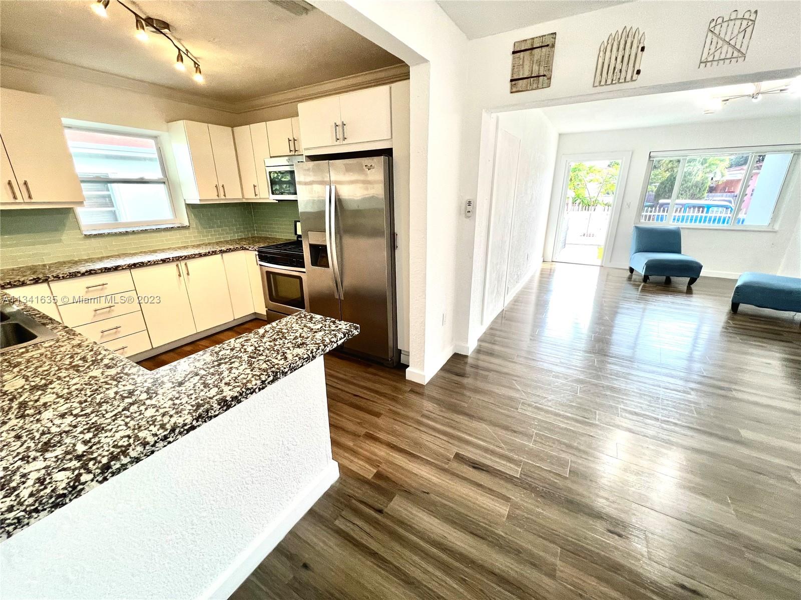 TWELFTH ST MANORS 1ST ADD - Residential Lease