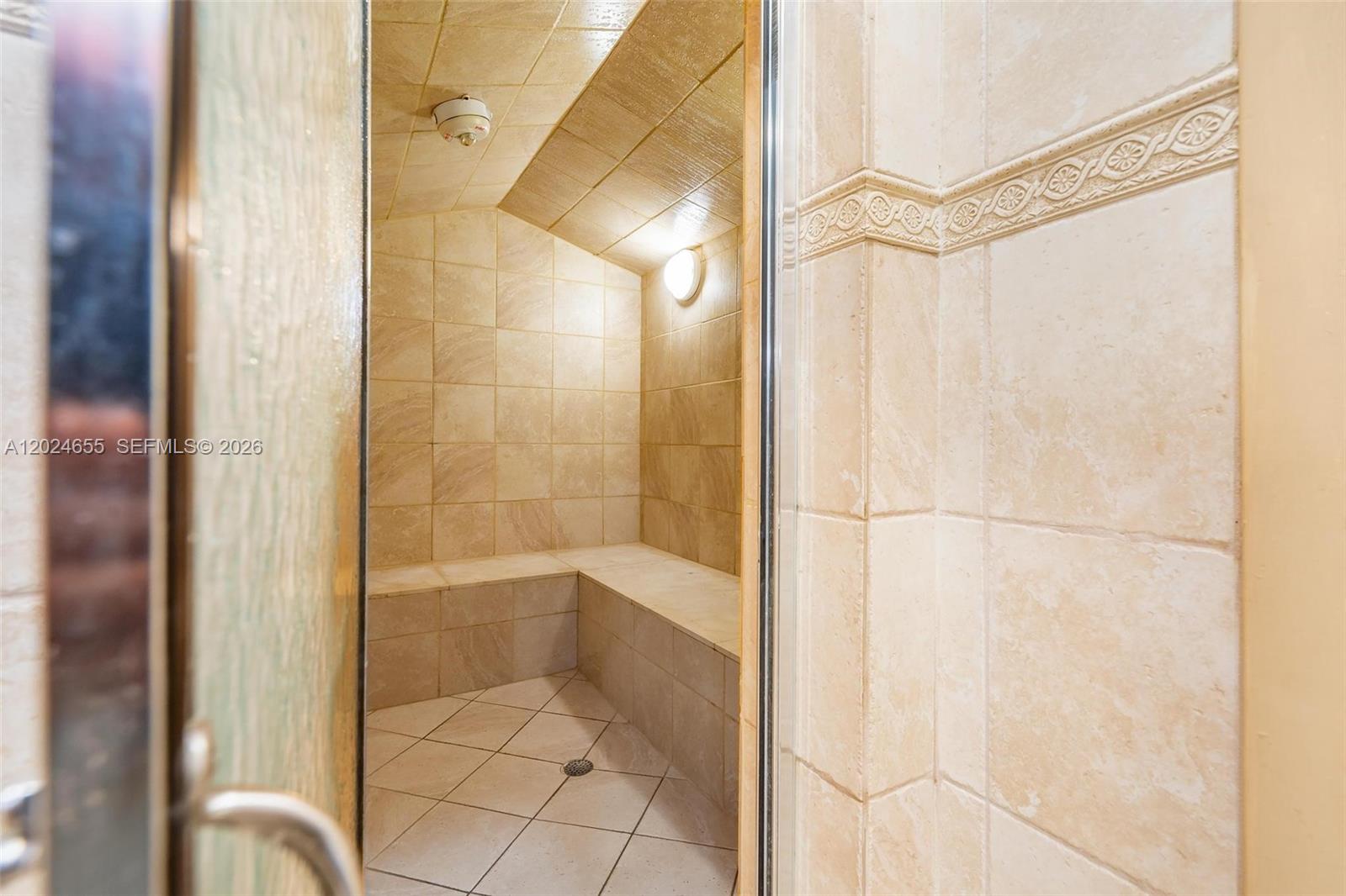 PARKER PLAZA ESTATES COND - Residential Lease