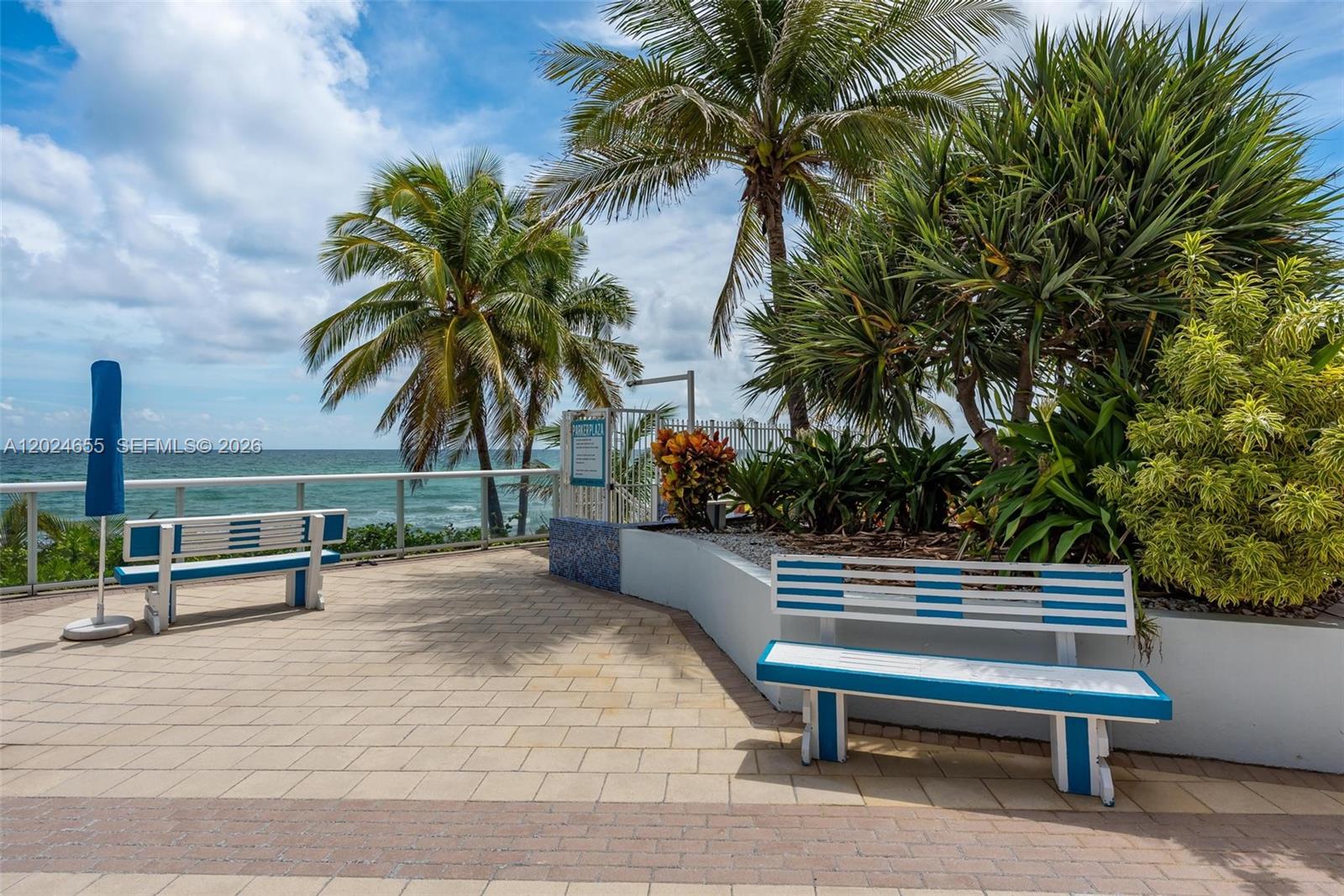 PARKER PLAZA ESTATES COND - Residential Lease